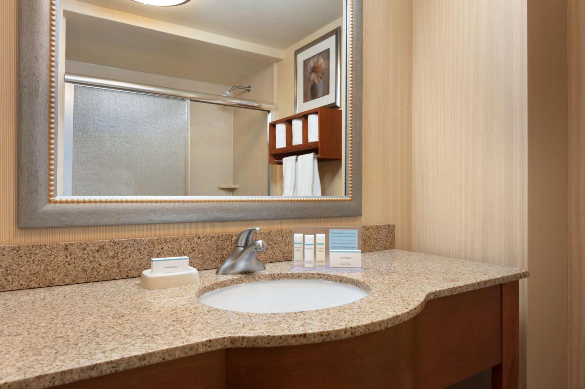Hampton Inn New York - Laguardia Airport Eksteriør billede
